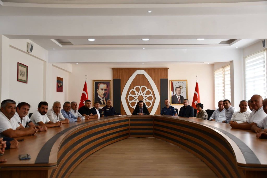 Kaymakam Aydın muhtarlarla bir araya geldi