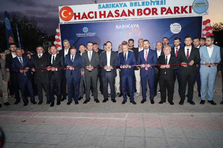Ünlü sanatçılar Sarıkayalıları coşturdu