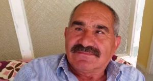 Devrilen traktör can aldı