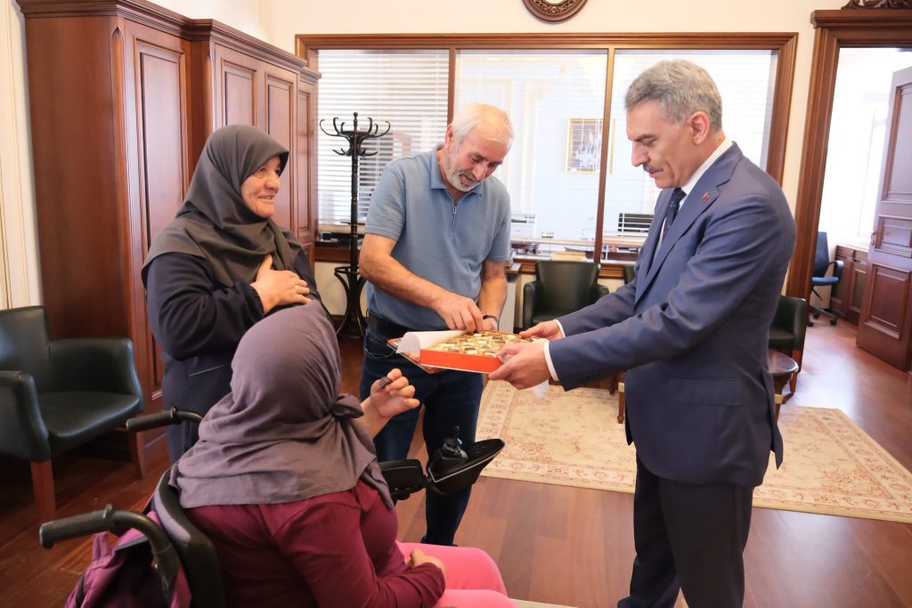 Vali Özkan “Devletimizin kapısı her zaman açık”