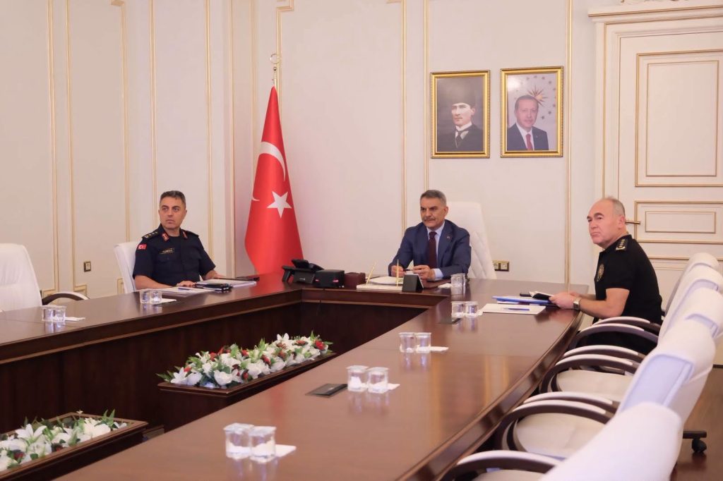 Vali Özkan, güvenlik toplantısına katıldı