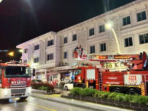 Kebap salonunda gece yarısı yangın paniği