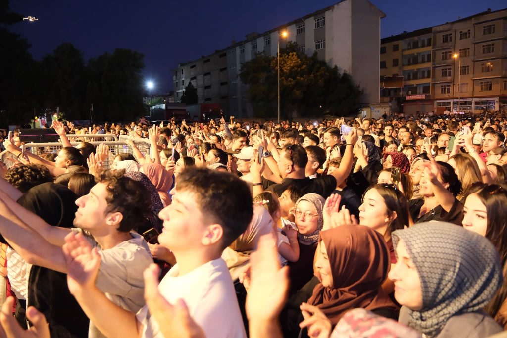 Kubat ve Tahir Uçar Yerköylüleri coşturdu