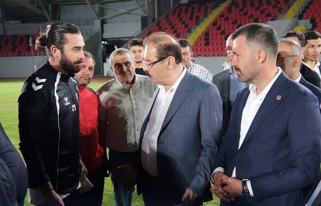 Akgül ve Şahan’dan Bozokspor’a moral ziyareti