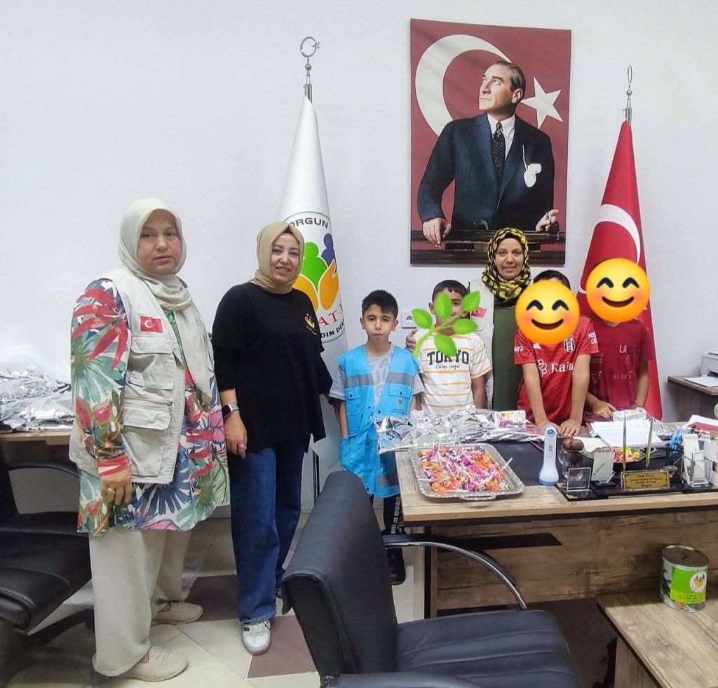 Şefkat Eli’nden öğrencilere eğitim desteği