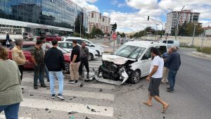 Adliye Kavşağı’nda yine kaza