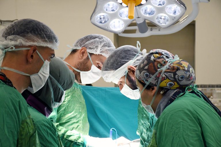 Pelvis ameliyatı başarıyla gerçekleşti