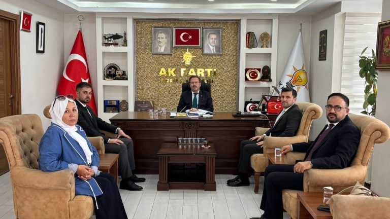 Eroğlu ve sağlık yöneticilerinden Kandemir’e ziyaret