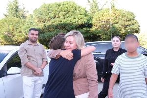 Özkan’dan çocuklara yeni eğitim yılı ziyareti