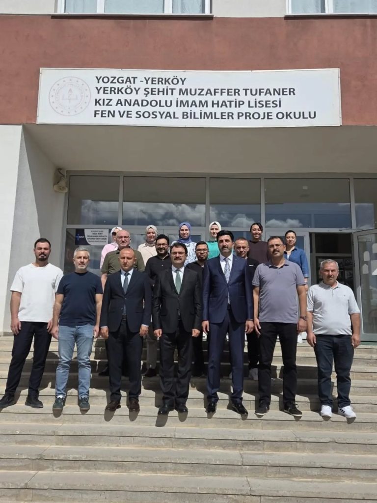 İşleyen, Yerköy’de okulları inceledi