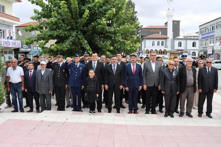 Gaziler ve şehit aileleriyle buluştular