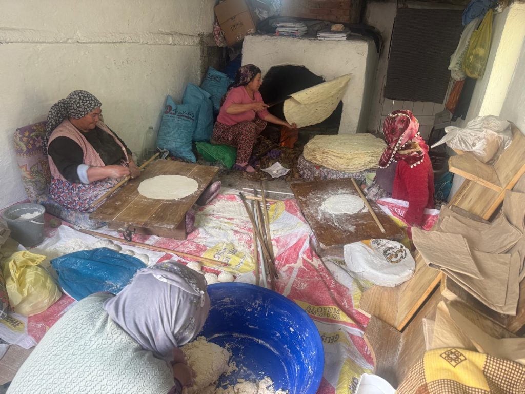 Yozgat’ta tandırlar kış için yanıyor