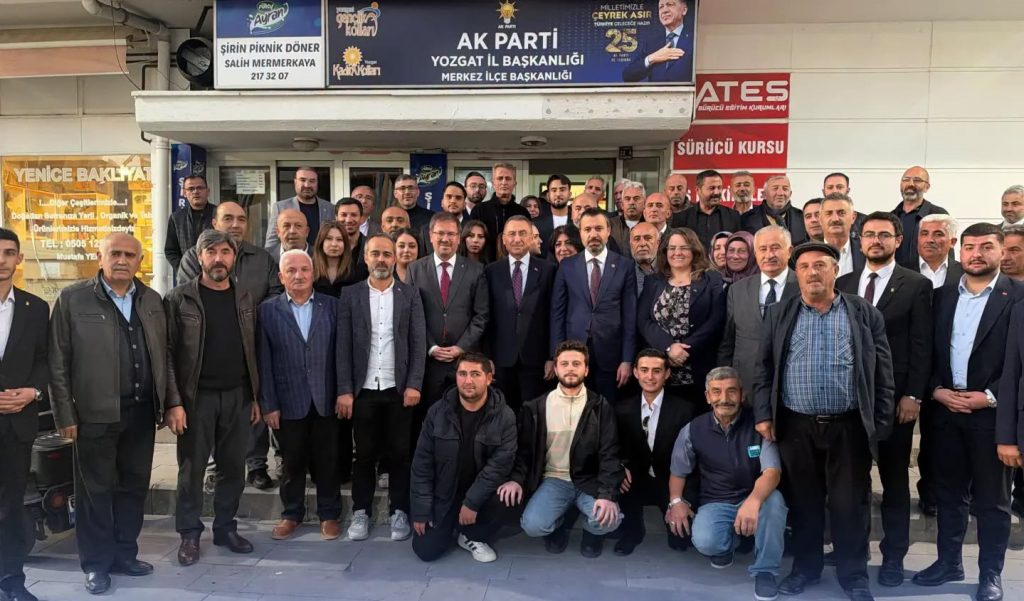 Oktay AK Parti teşkilatı ile buluştu