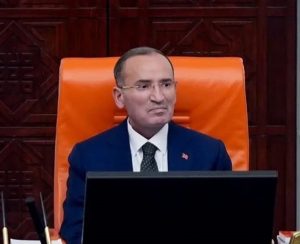 Bozdağ TBMM Başkanvekilliğinden istifa etti