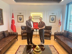 Olimpiyat Madalyalı boksör Çiçekdağı’nda