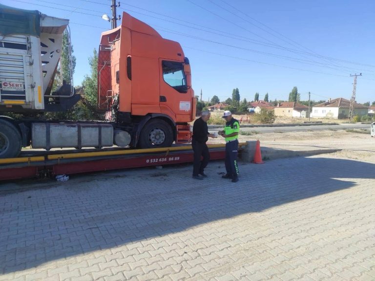 Yozgat Emniyeti’nden aşırı tonaj uyarısı