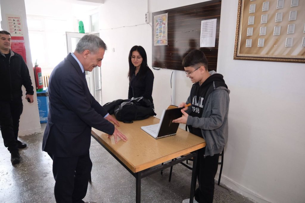 Özkan’dan gençlere yol haritası