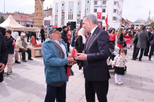 Özkan’dan vatandaşa gönül kapısı