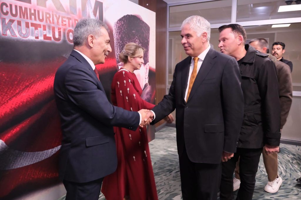 Cumhuriyet coşkusu resepsiyona taşındı