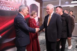 Cumhuriyet coşkusu resepsiyona taşındı