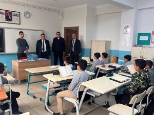 Yaşar Türk’ten proje okuluna ziyaret