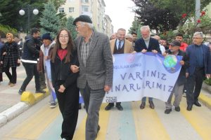 Gençlerle ulu çınarlar birlikte yürüdü